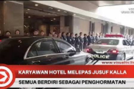 Karyawan Hotel Melepas Wapres Jusuf Kalla Secara Khusus