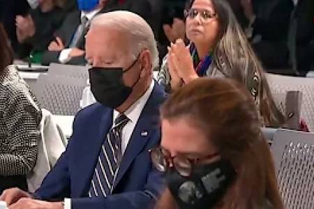 Joe Biden Tertangkap Kamera Sedang Tertidur dalam KTT Iklim COP26